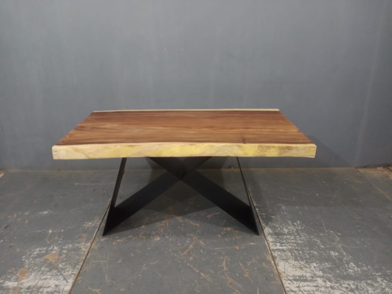 LIVE EDGE TABLES