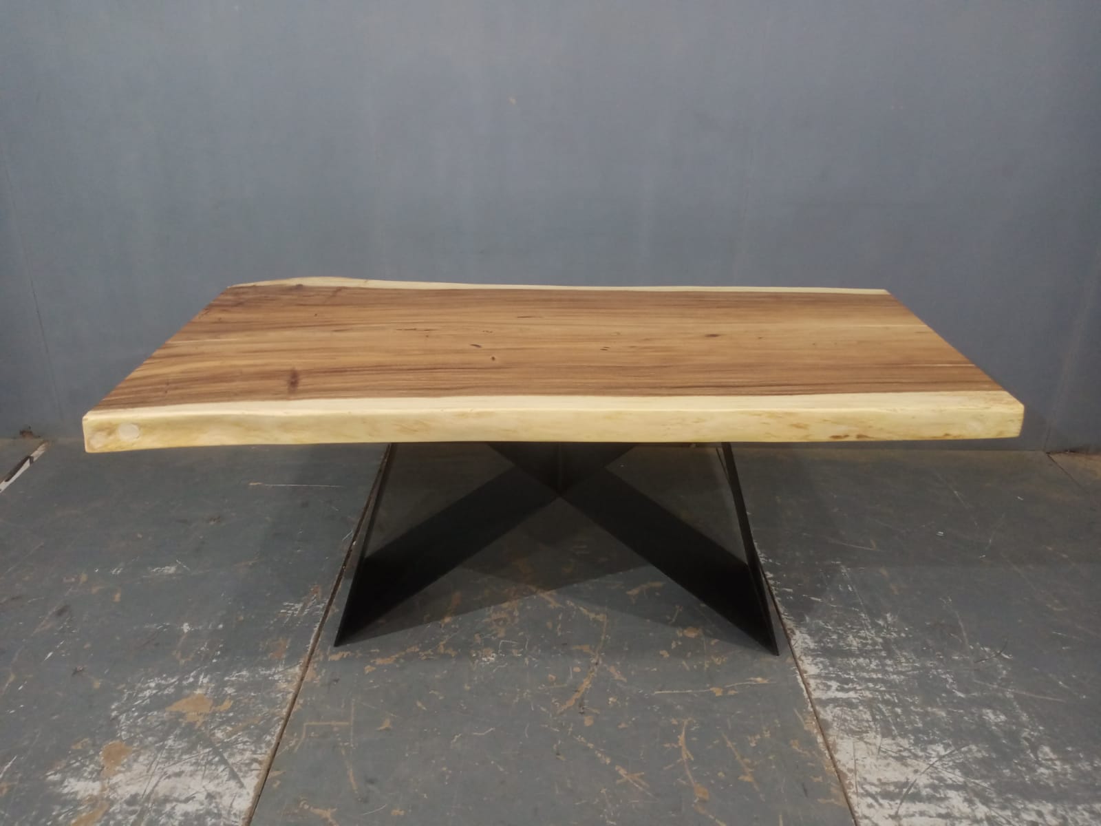 LIVE EDGE TABLES
