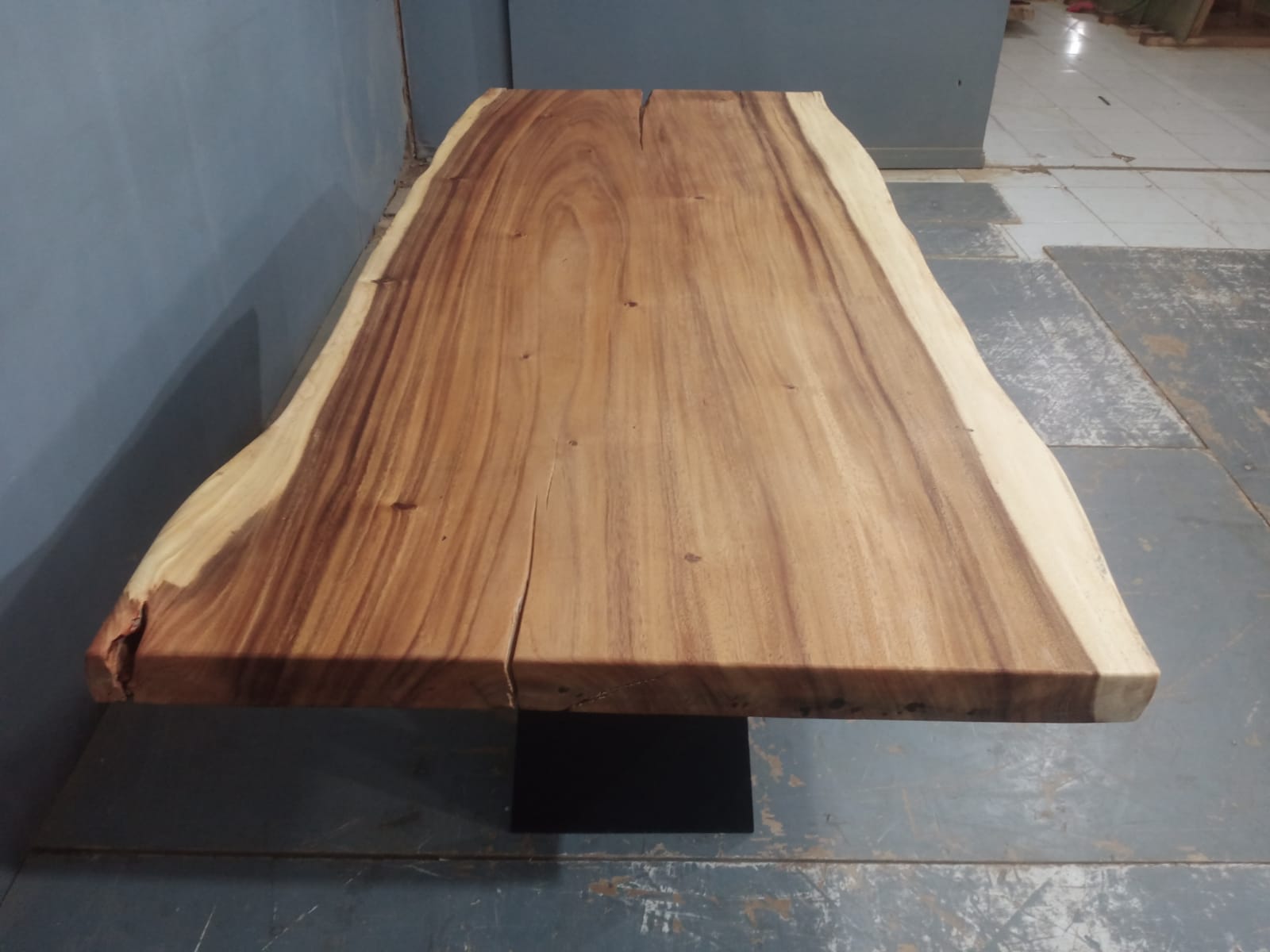 Live Edge Tables