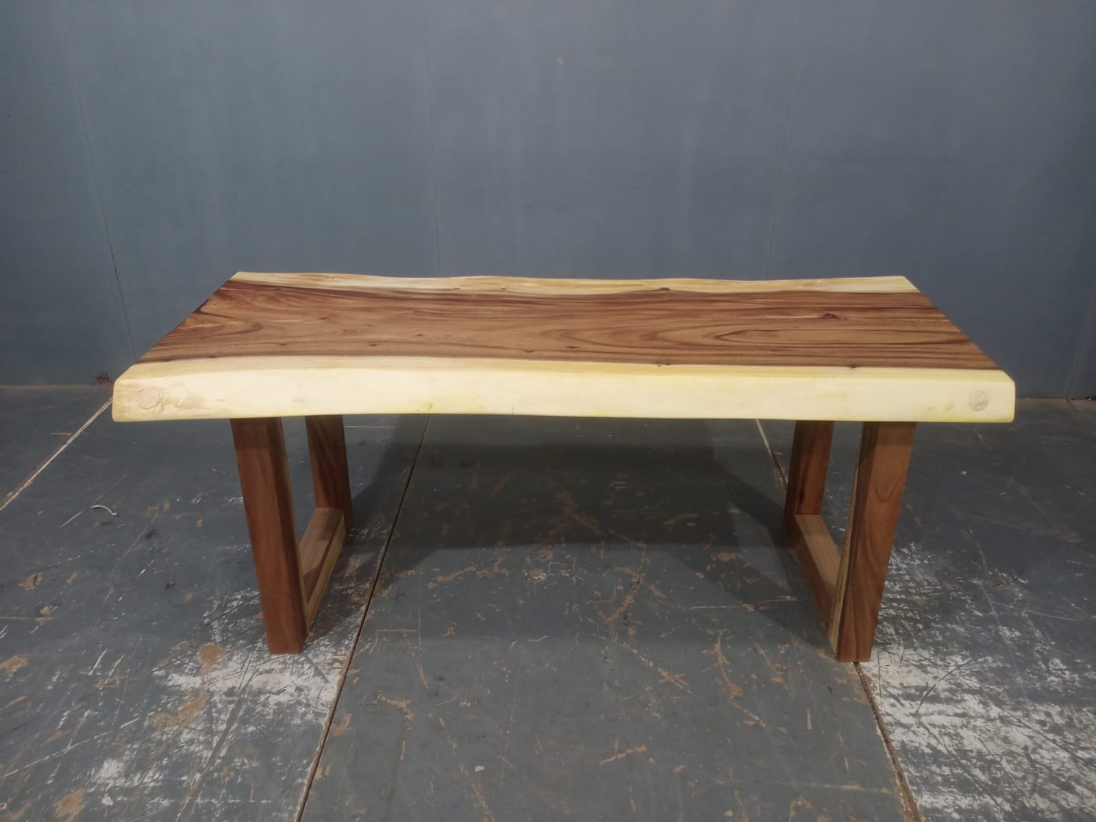 LIVE EDGE TABLES
