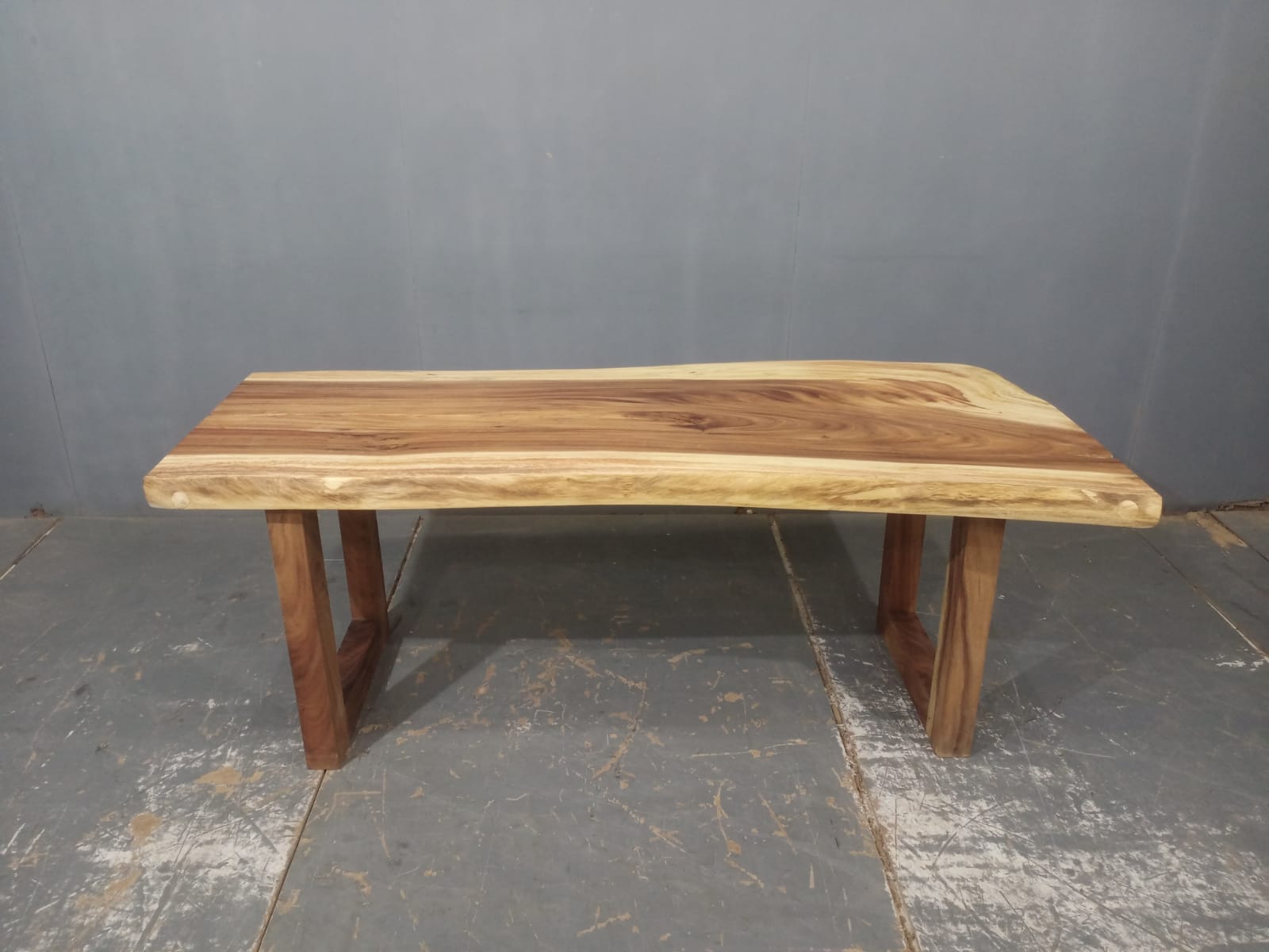 LIVE EDGE TABLES