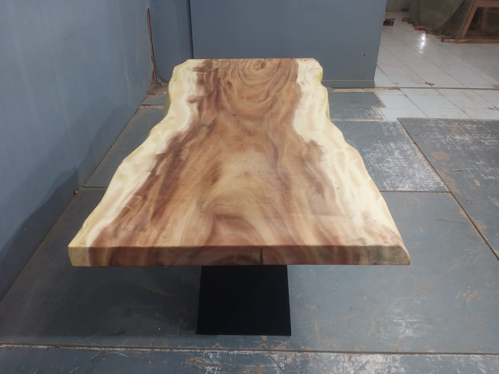 Live Edge Tables