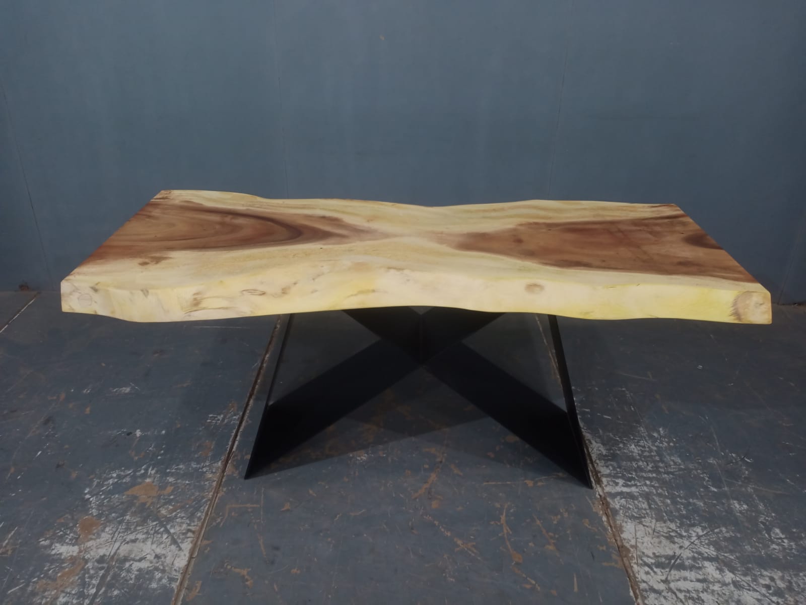 LIVE EDGE TABLES