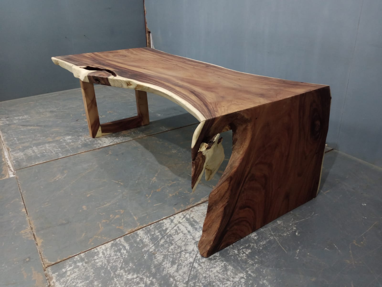 LIVE EDGE TABLES