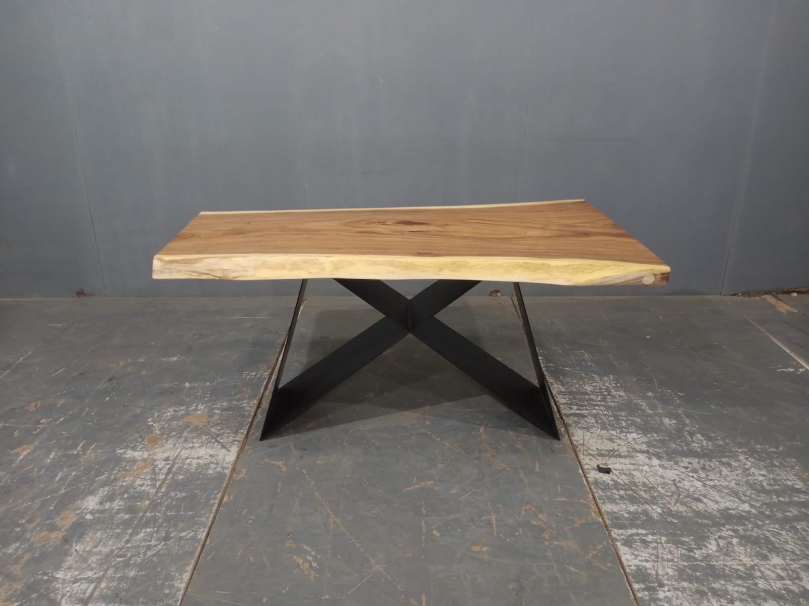 LIVE EDGE TABLES