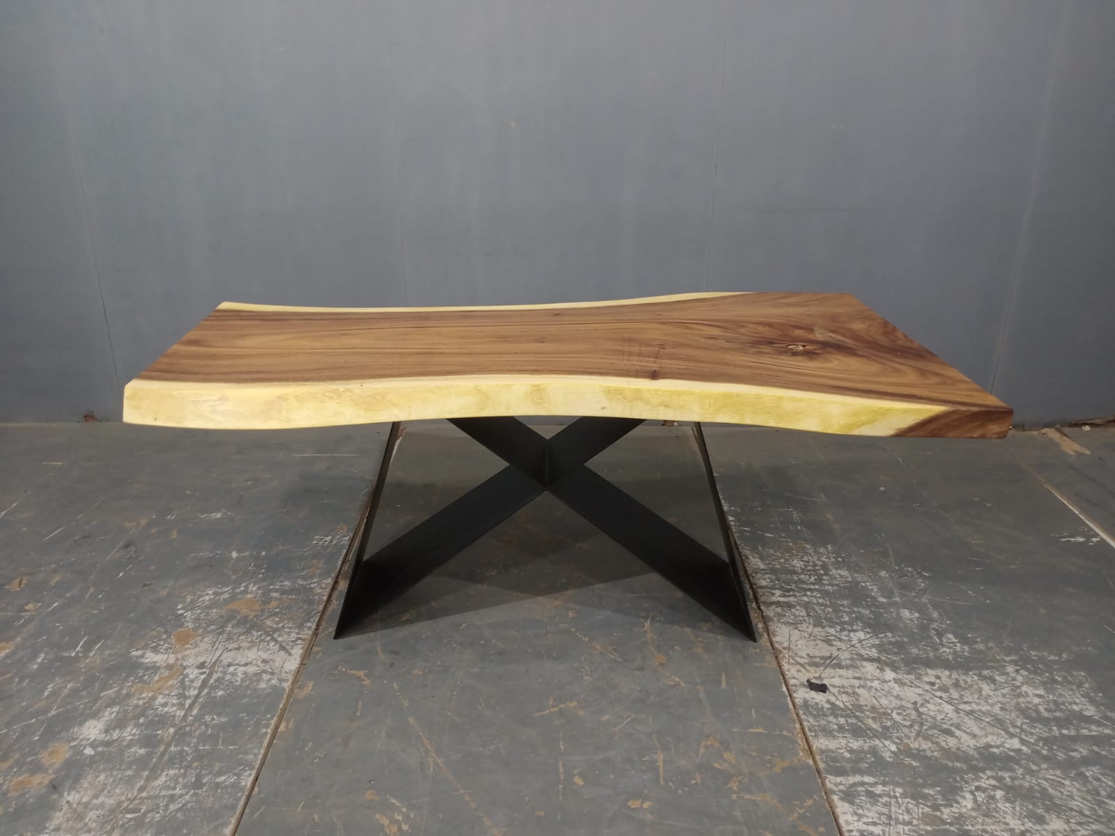 LIVE EDGE TABLES