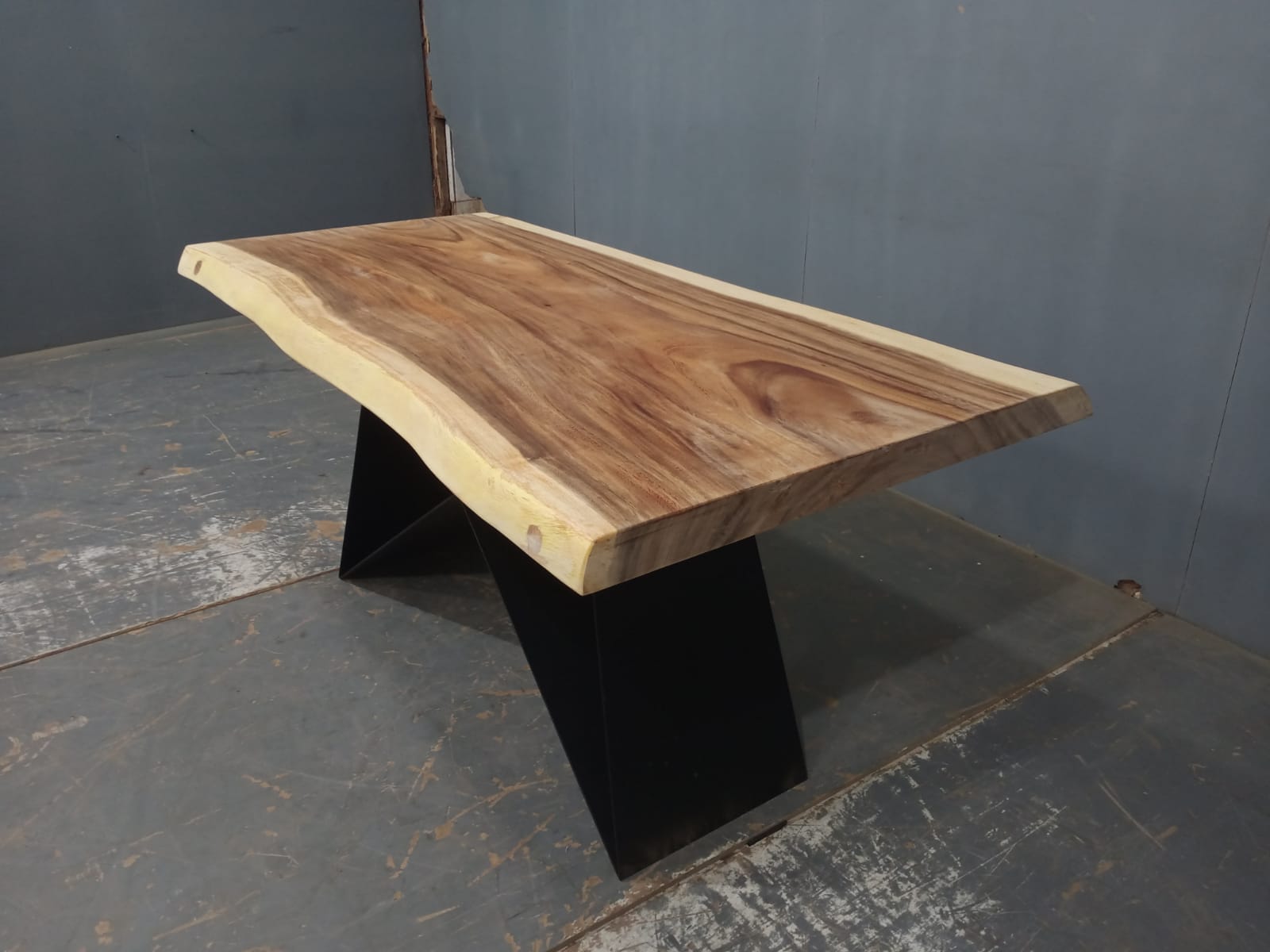 Live Edge Tables