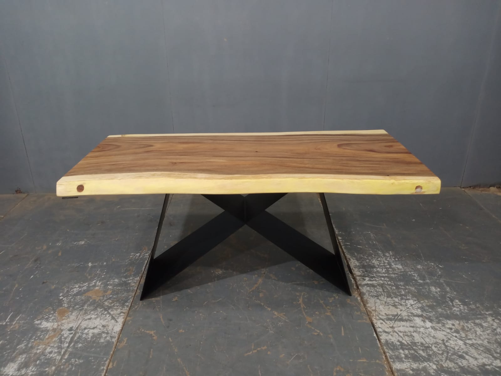 LIVE EDGE TABLES