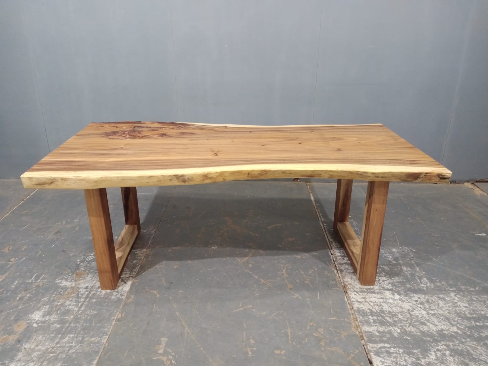 LIVE EDGE TABLES