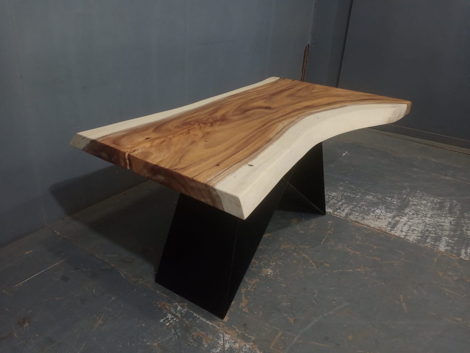 Live Edge Tables