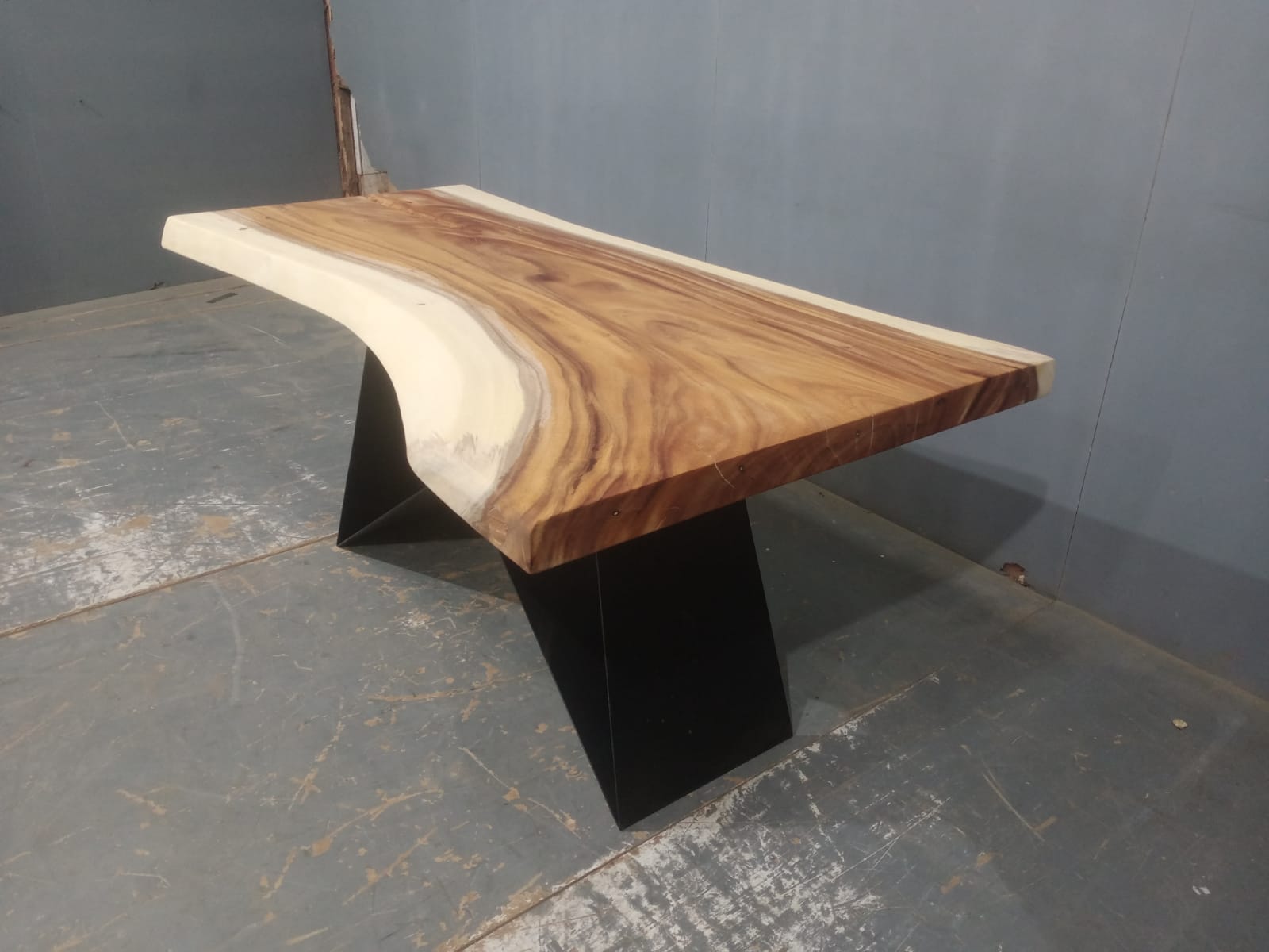 Live Edge Tables