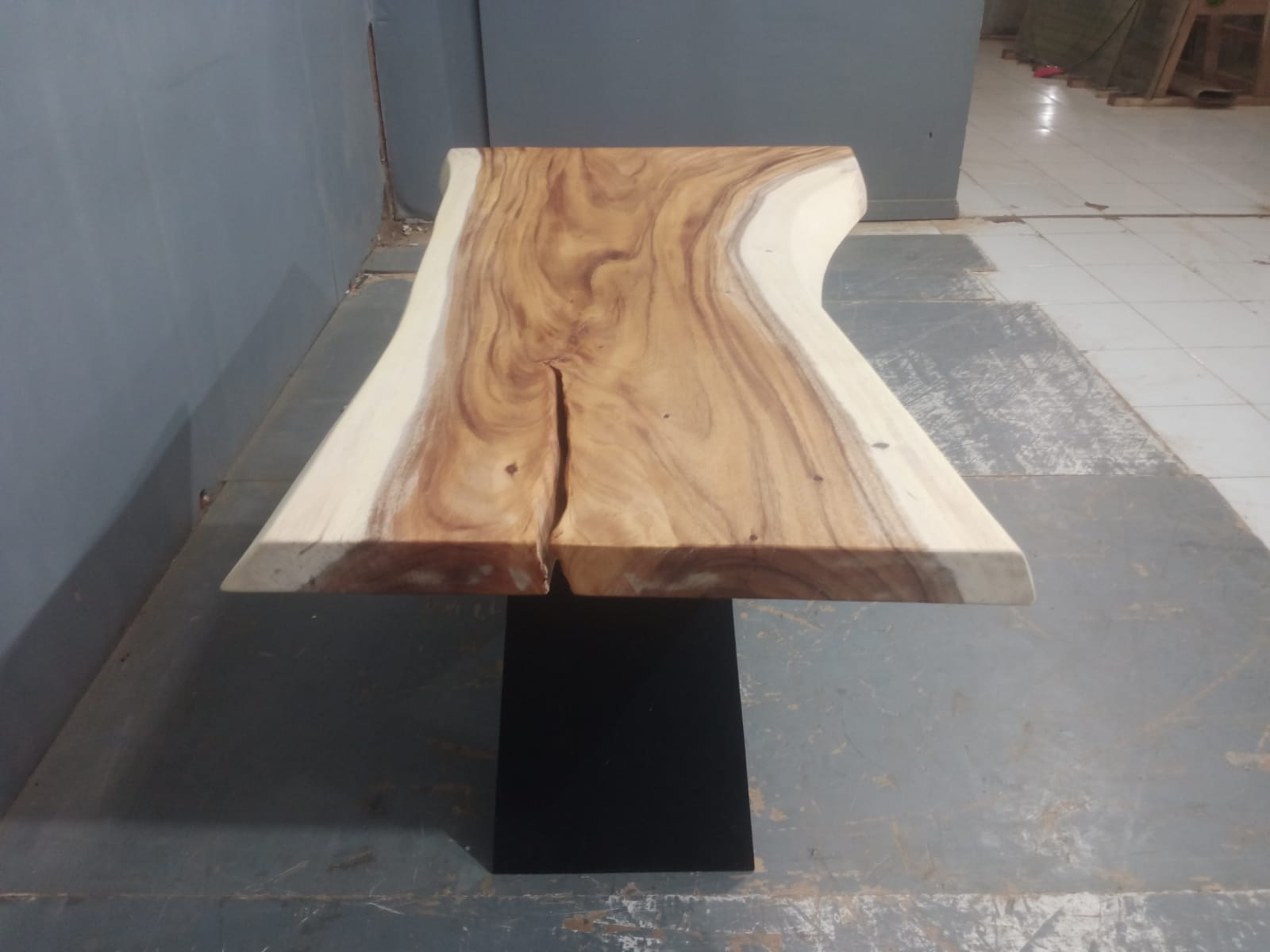 Live Edge Tables