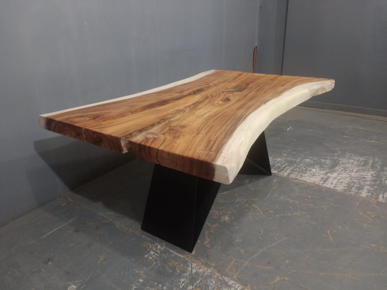 Live Edge Tables