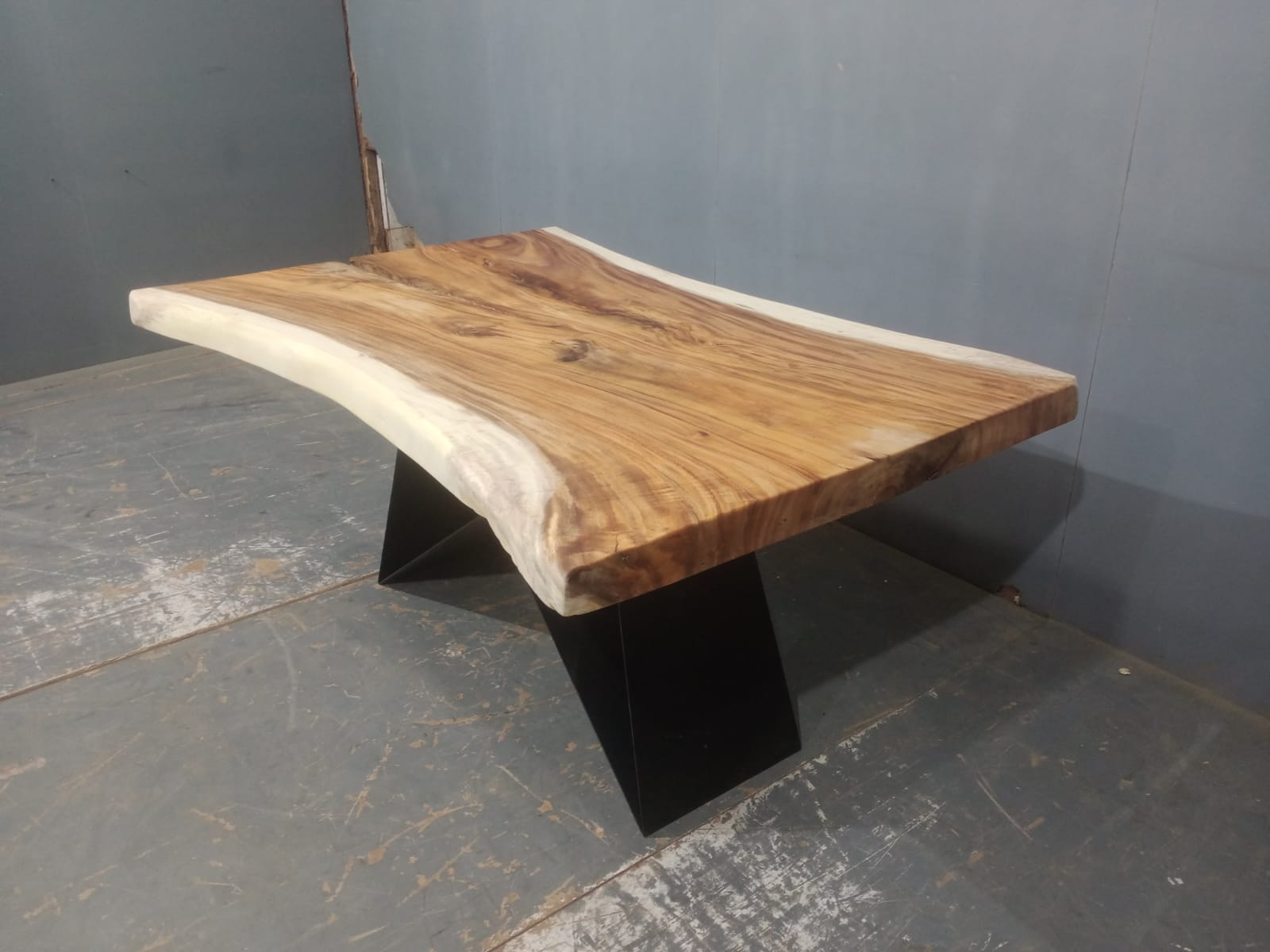 Live Edge Tables