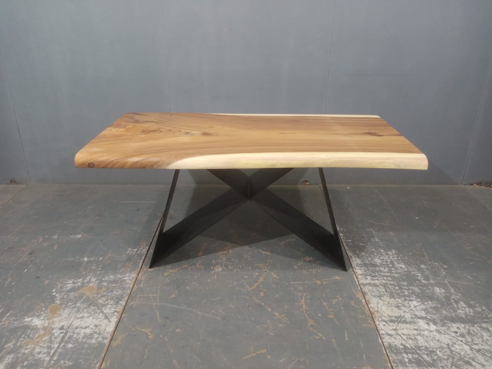 LIVE EDGE TABLES