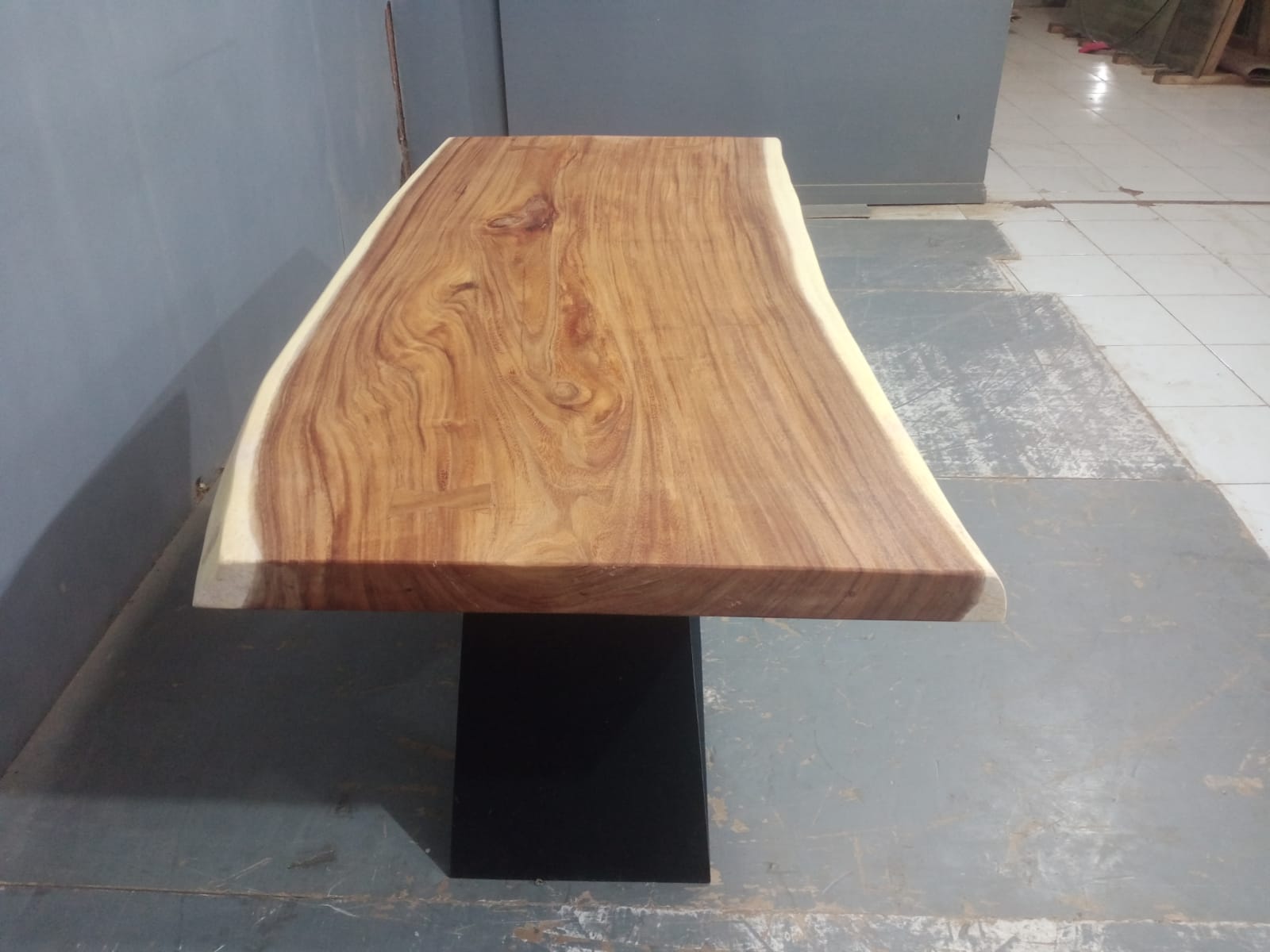 Live Edge Tables