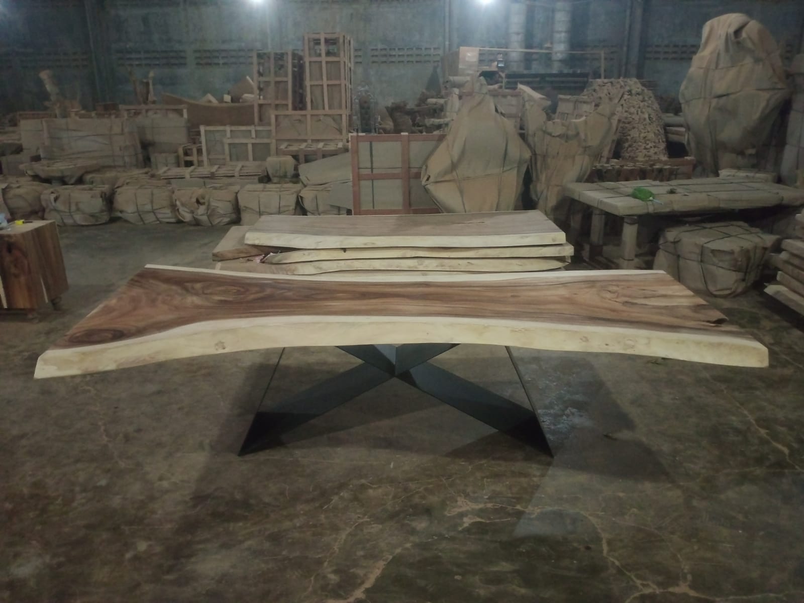 LIVE EDGE TABLES