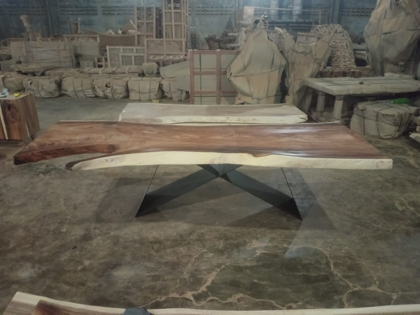LIVE EDGE TABLES