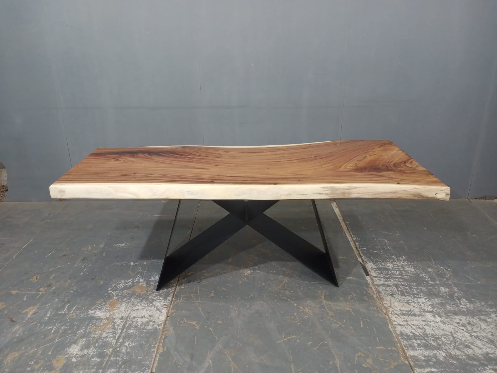LIVE EDGE TABLES