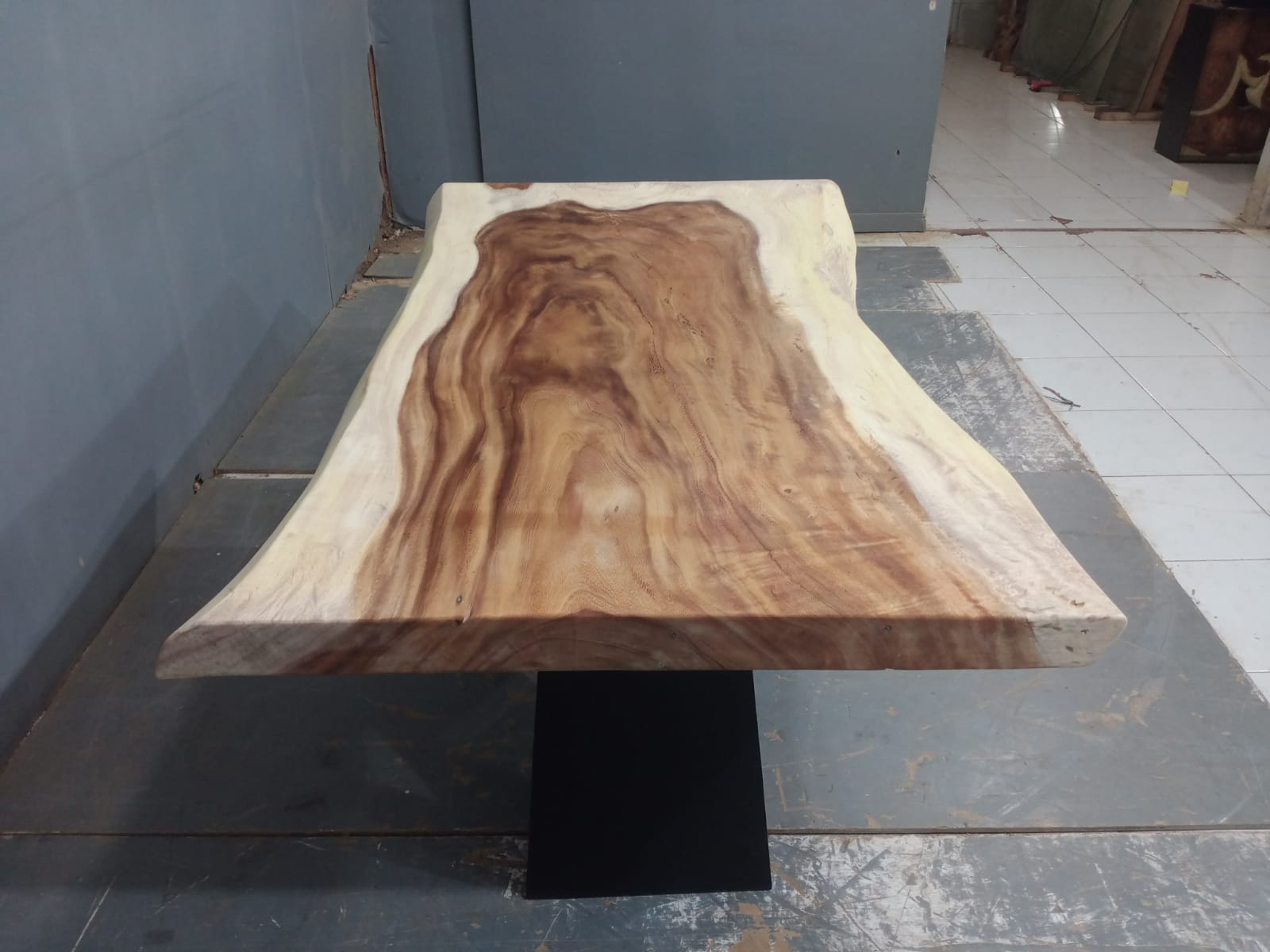 Live Edge Tables