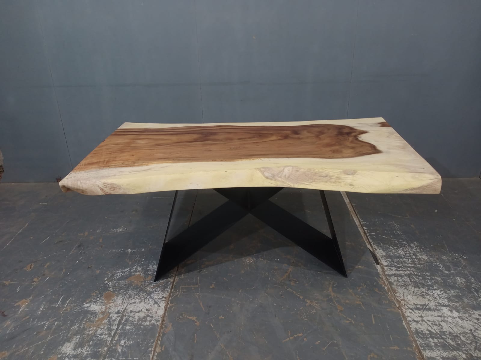 LIVE EDGE TABLES