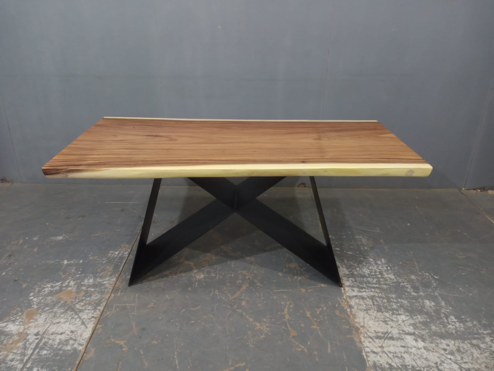 LIVE EDGE TABLES