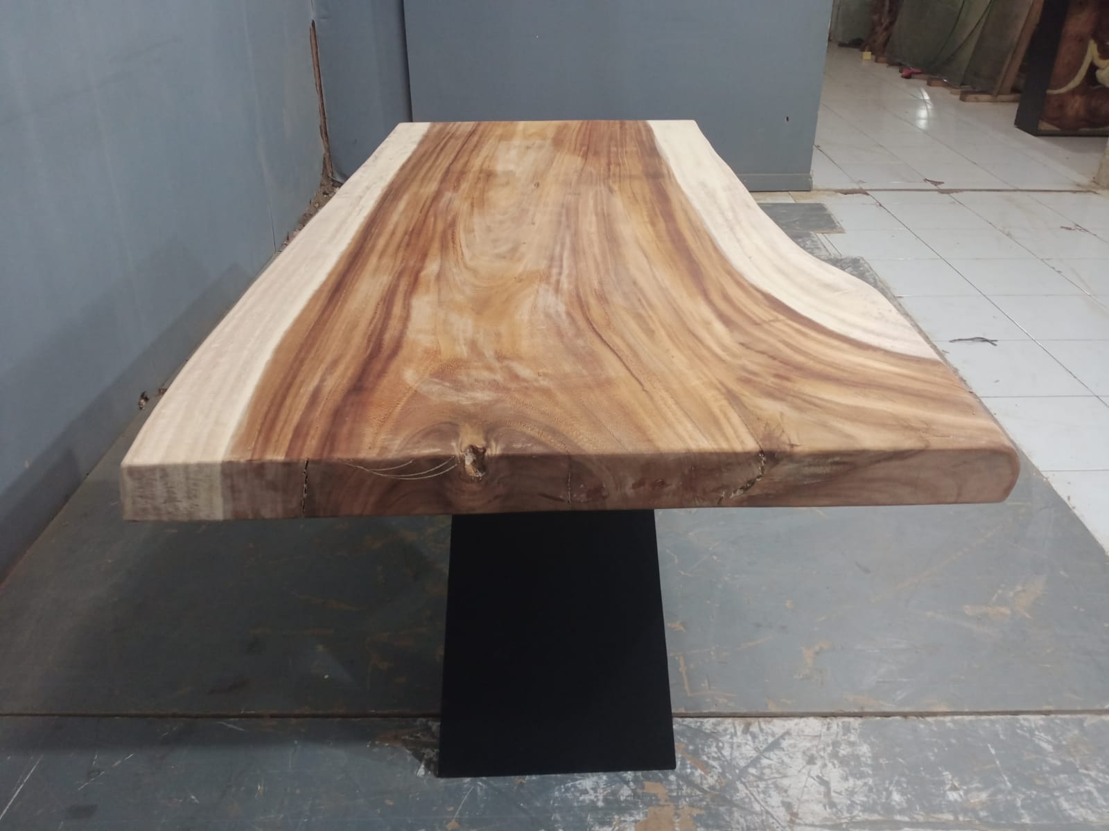 Live Edge Tables