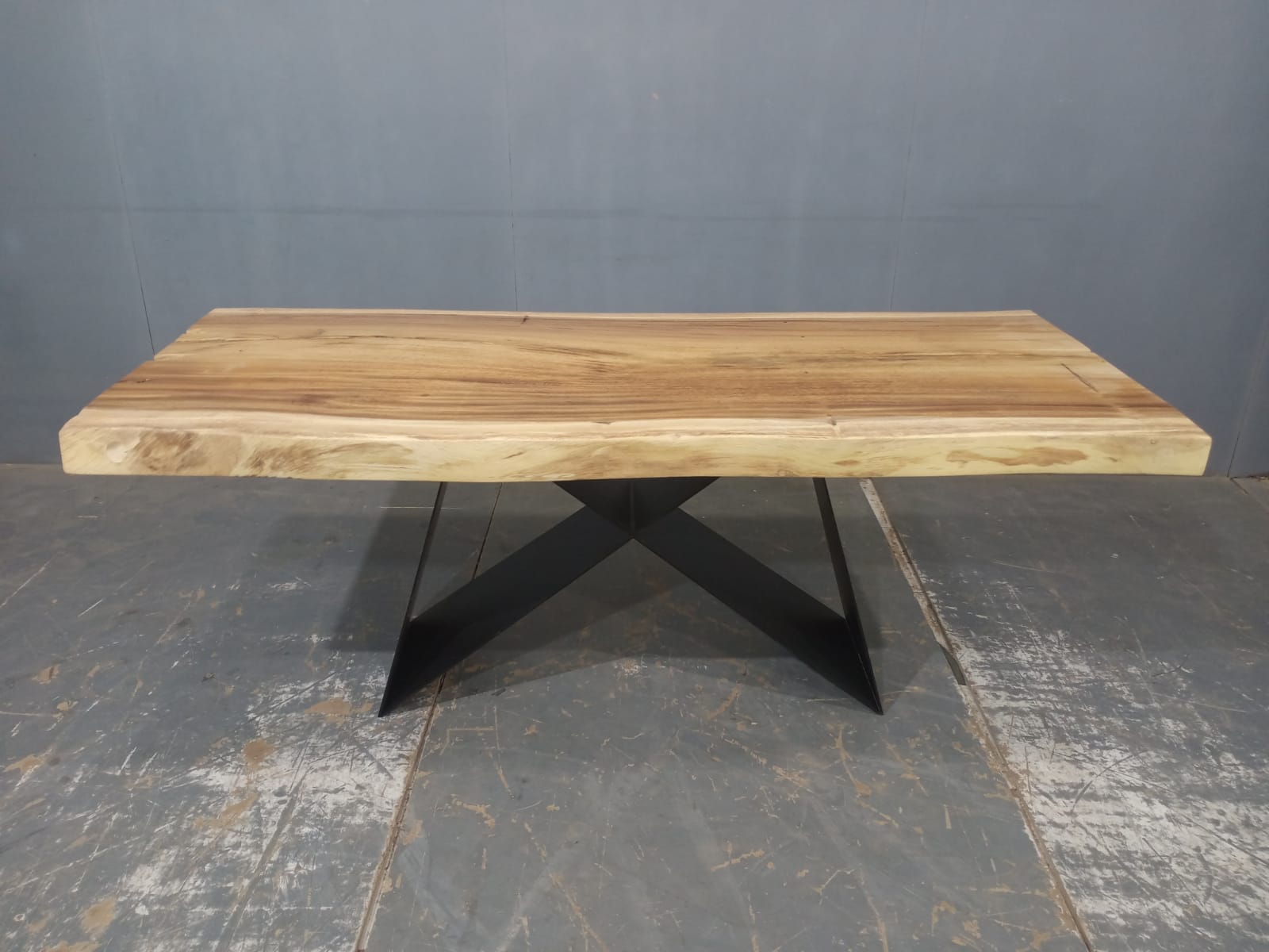 LIVE EDGE TABLES