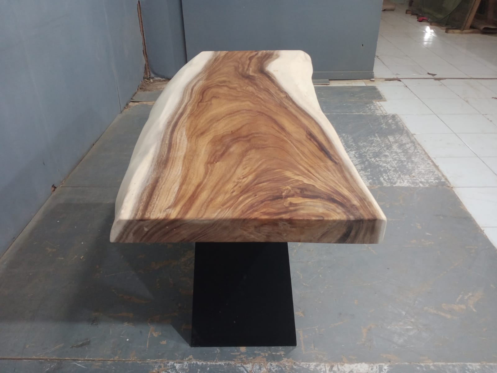 Live Edge Tables