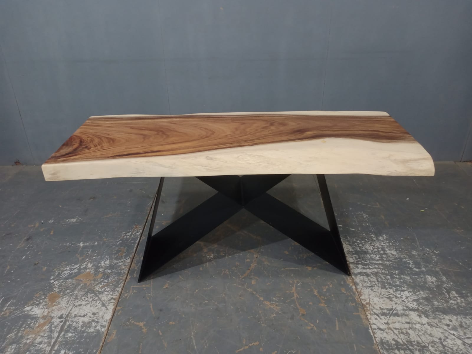 LIVE EDGE TABLES