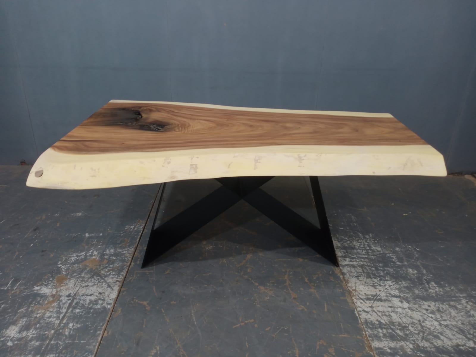 LIVE EDGE TABLES