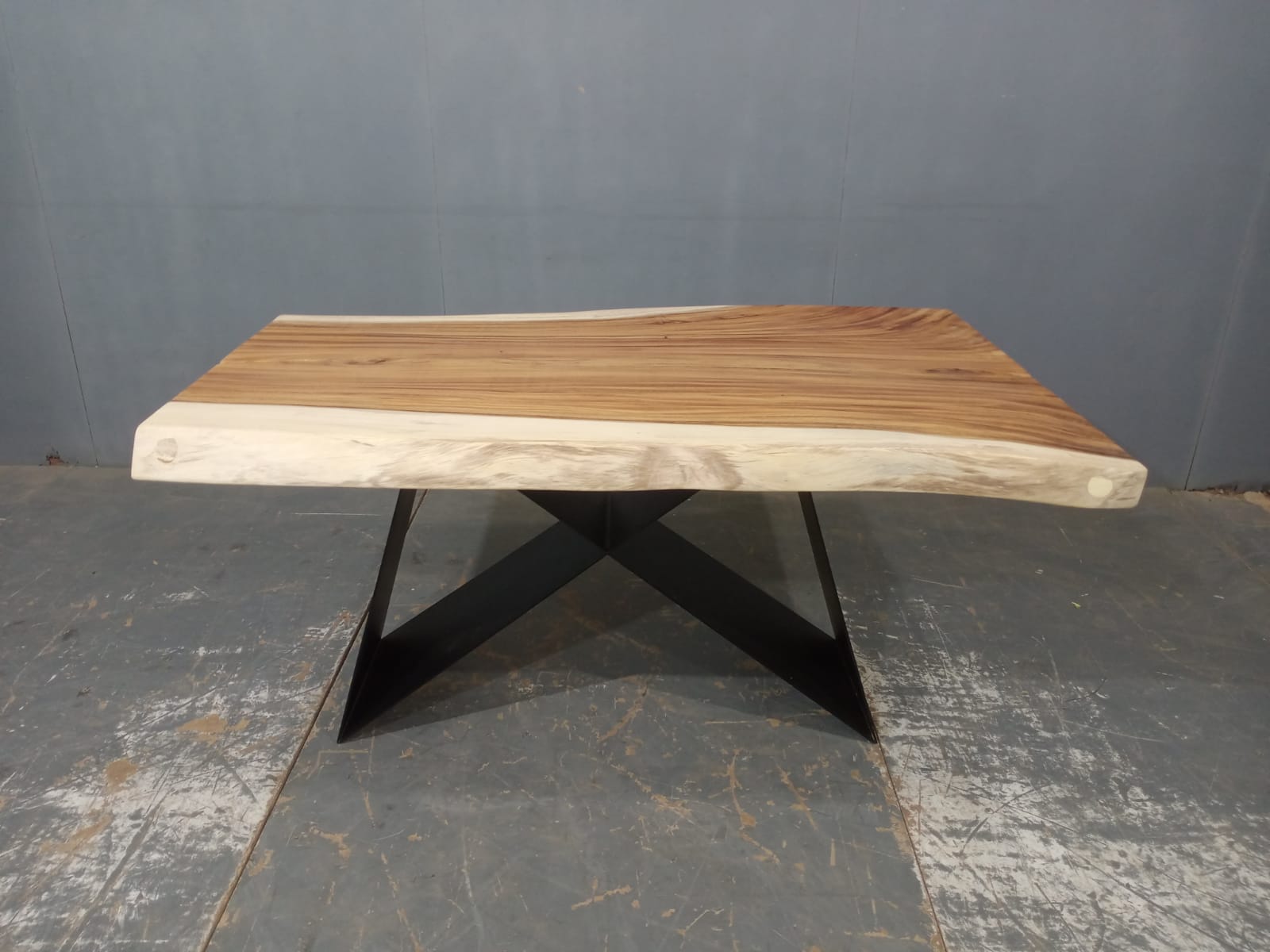 LIVE EDGE TABLES