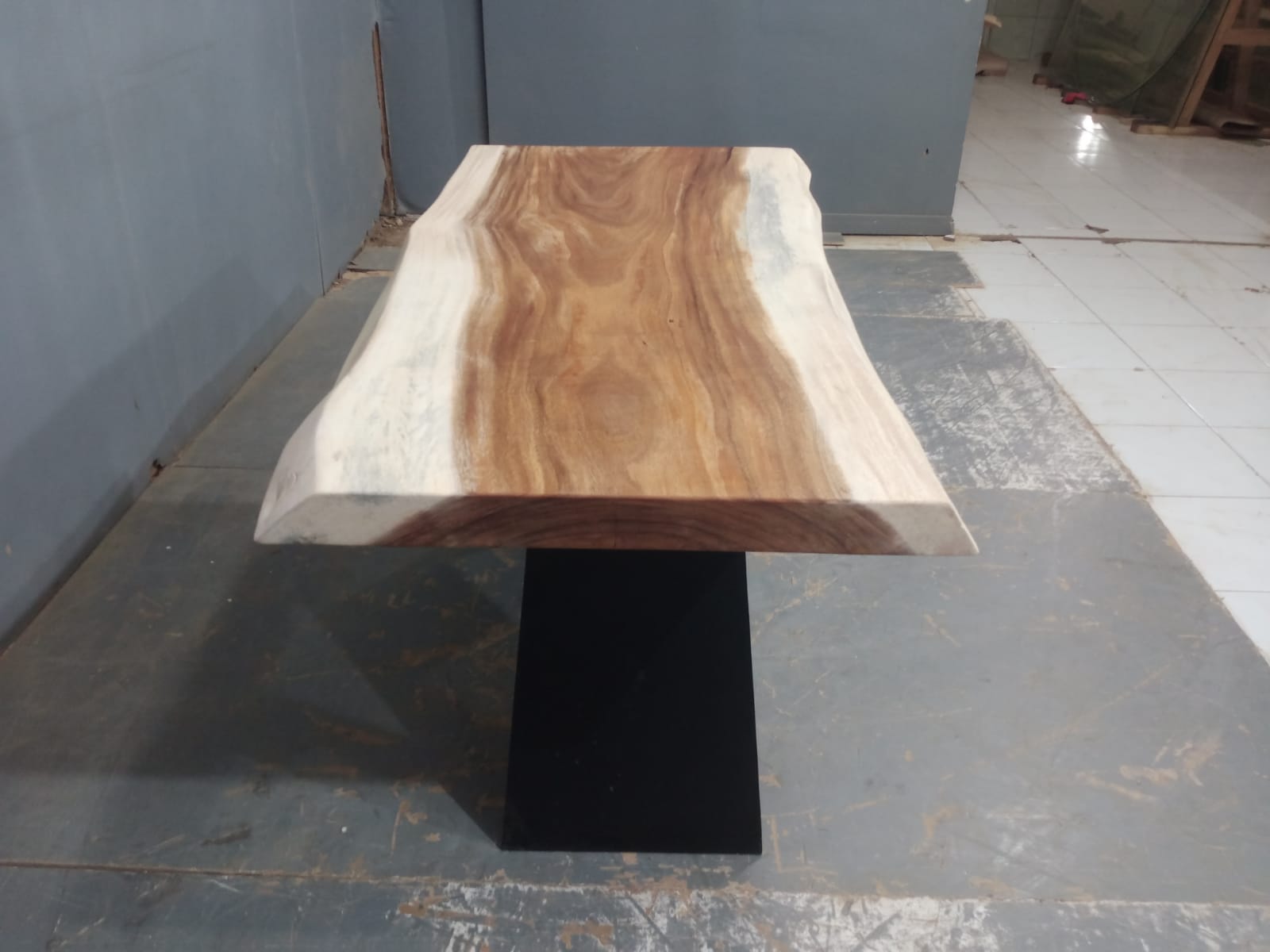 Live Edge Tables