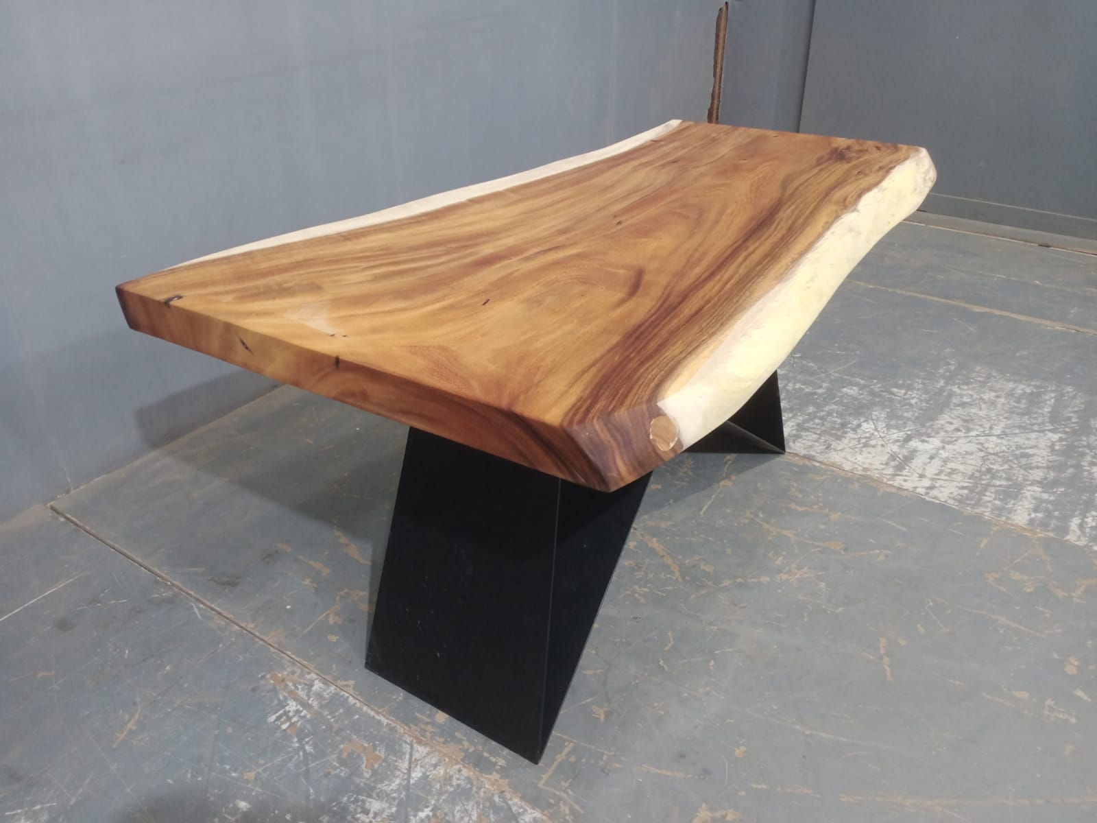Live Edge Tables