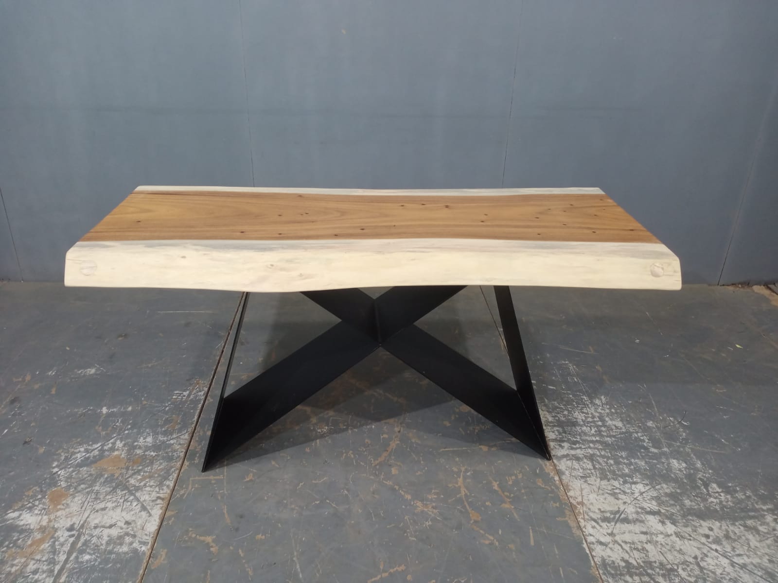 LIVE EDGE TABLES