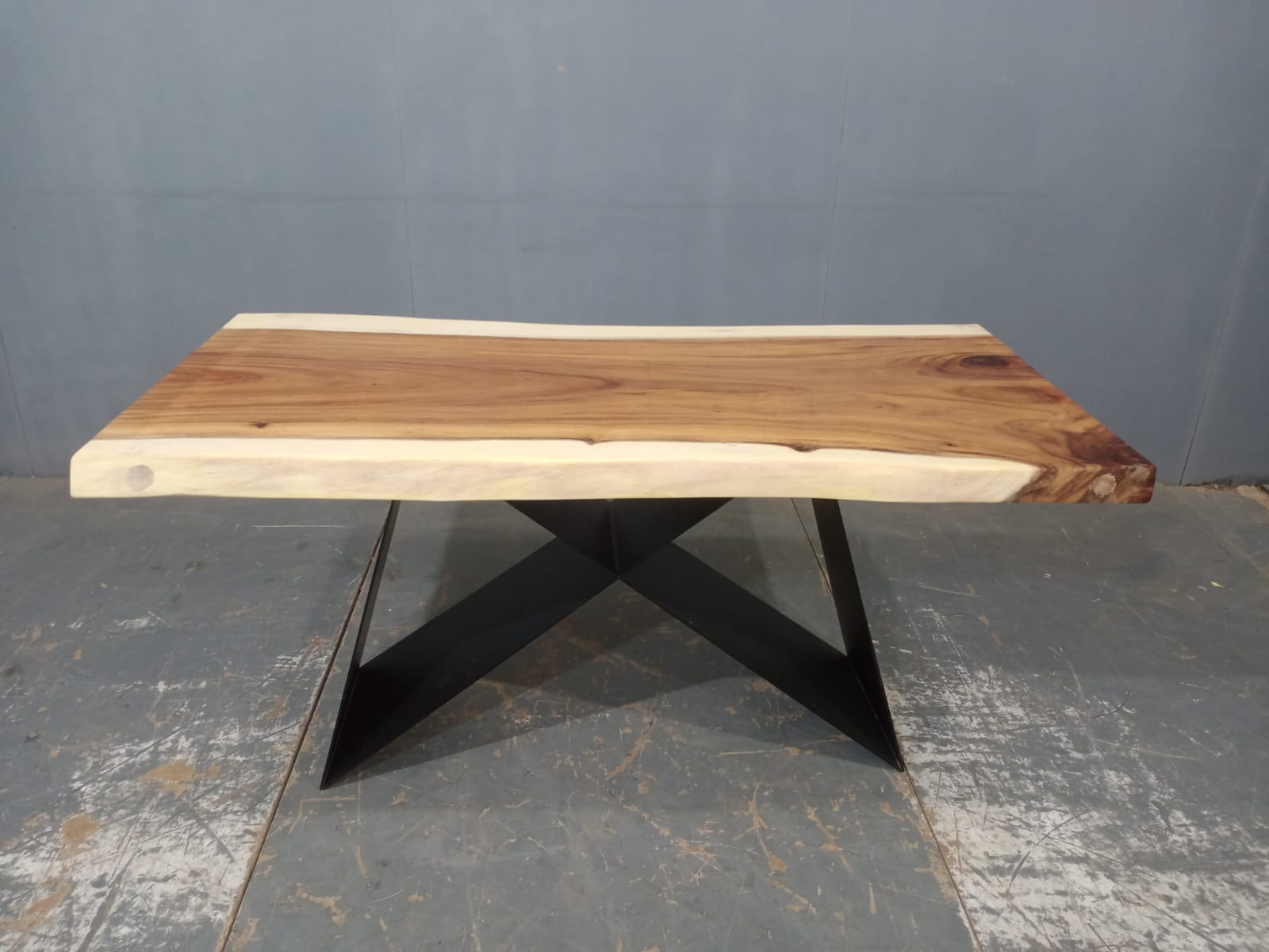 LIVE EDGE TABLES