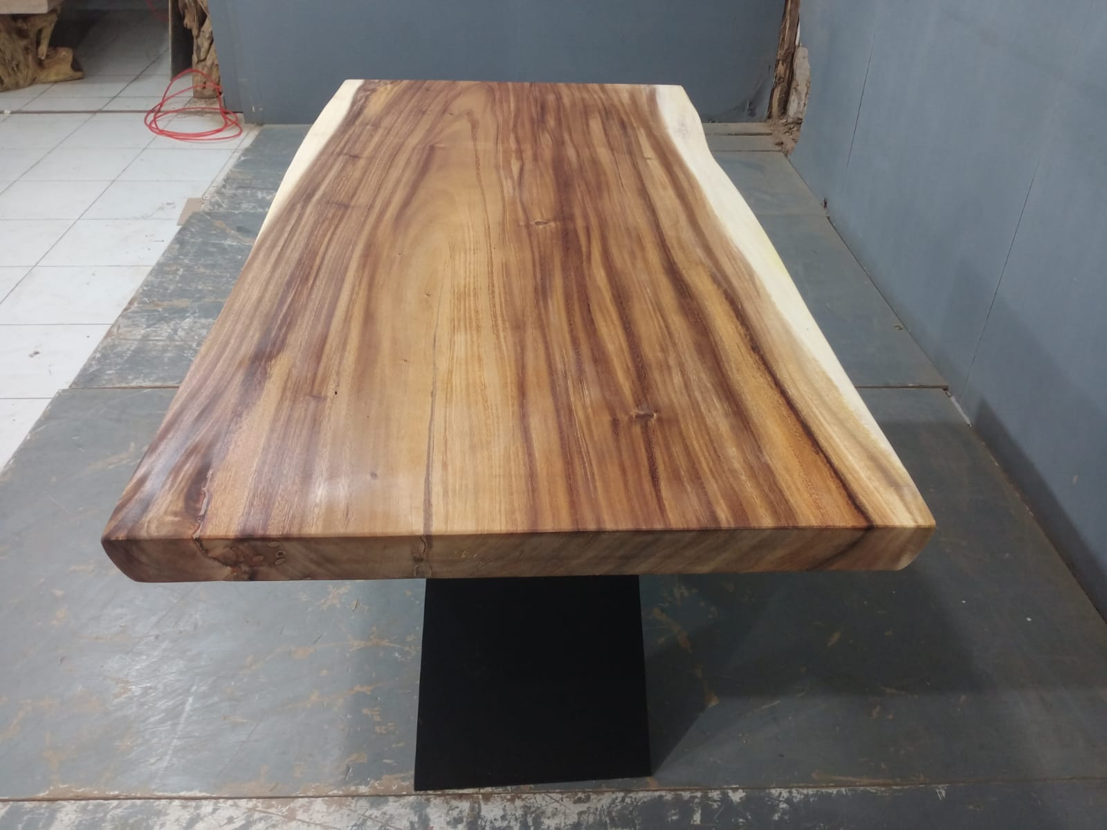 Live Edge Tables