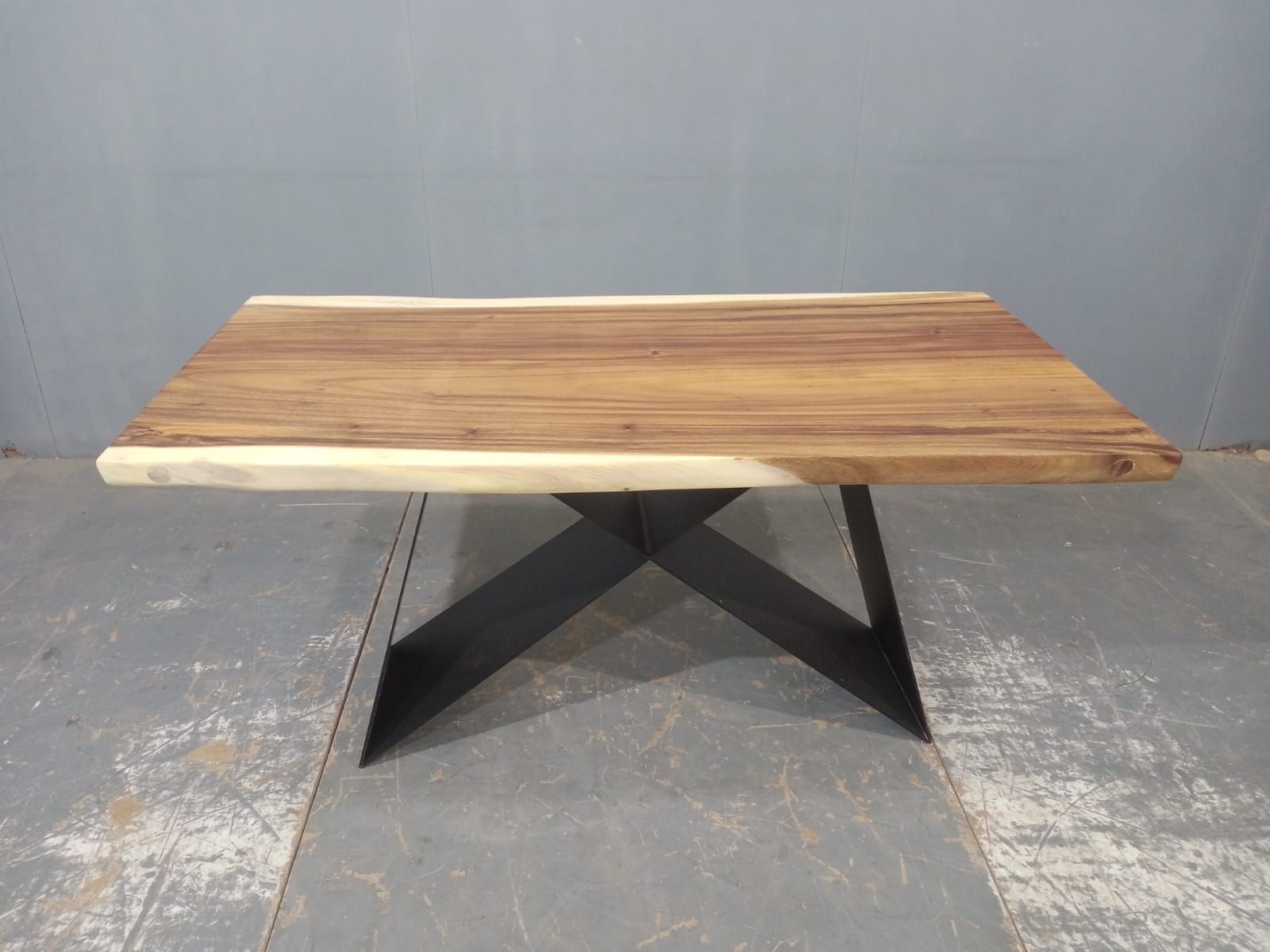 LIVE EDGE TABLES