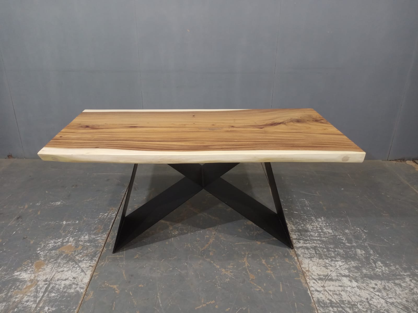 LIVE EDGE TABLES