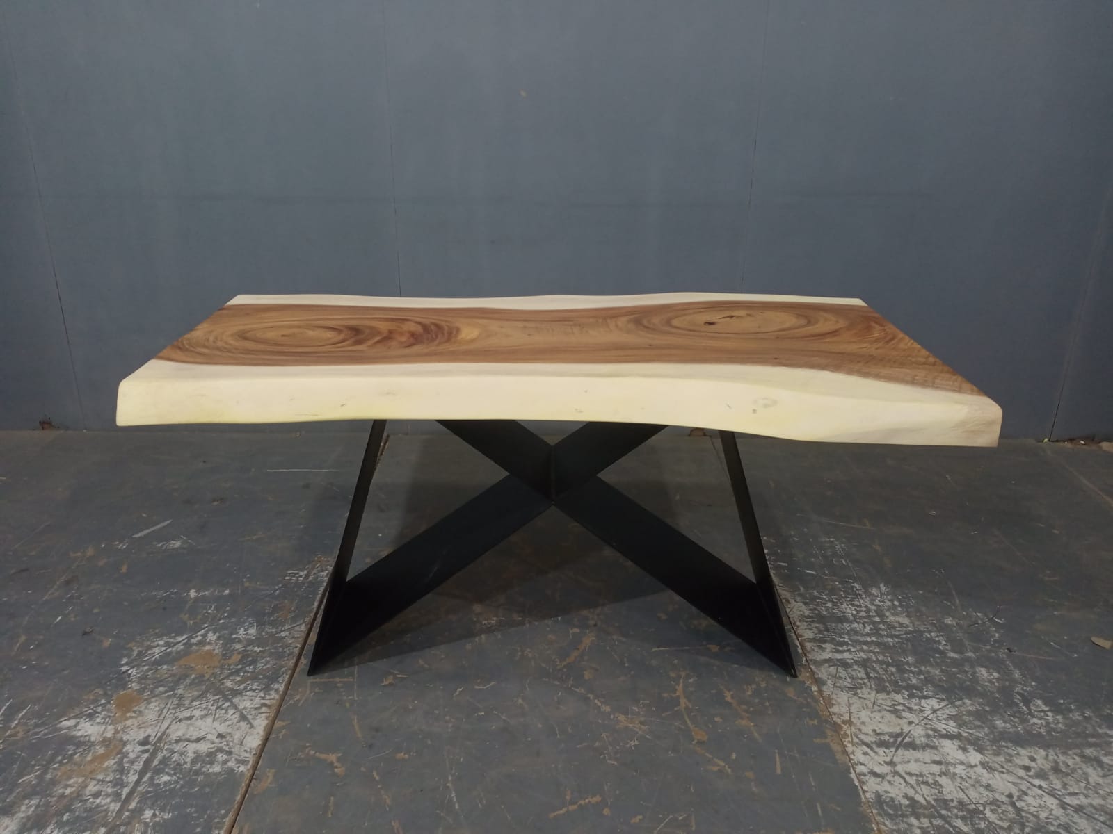 LIVE EDGE TABLES
