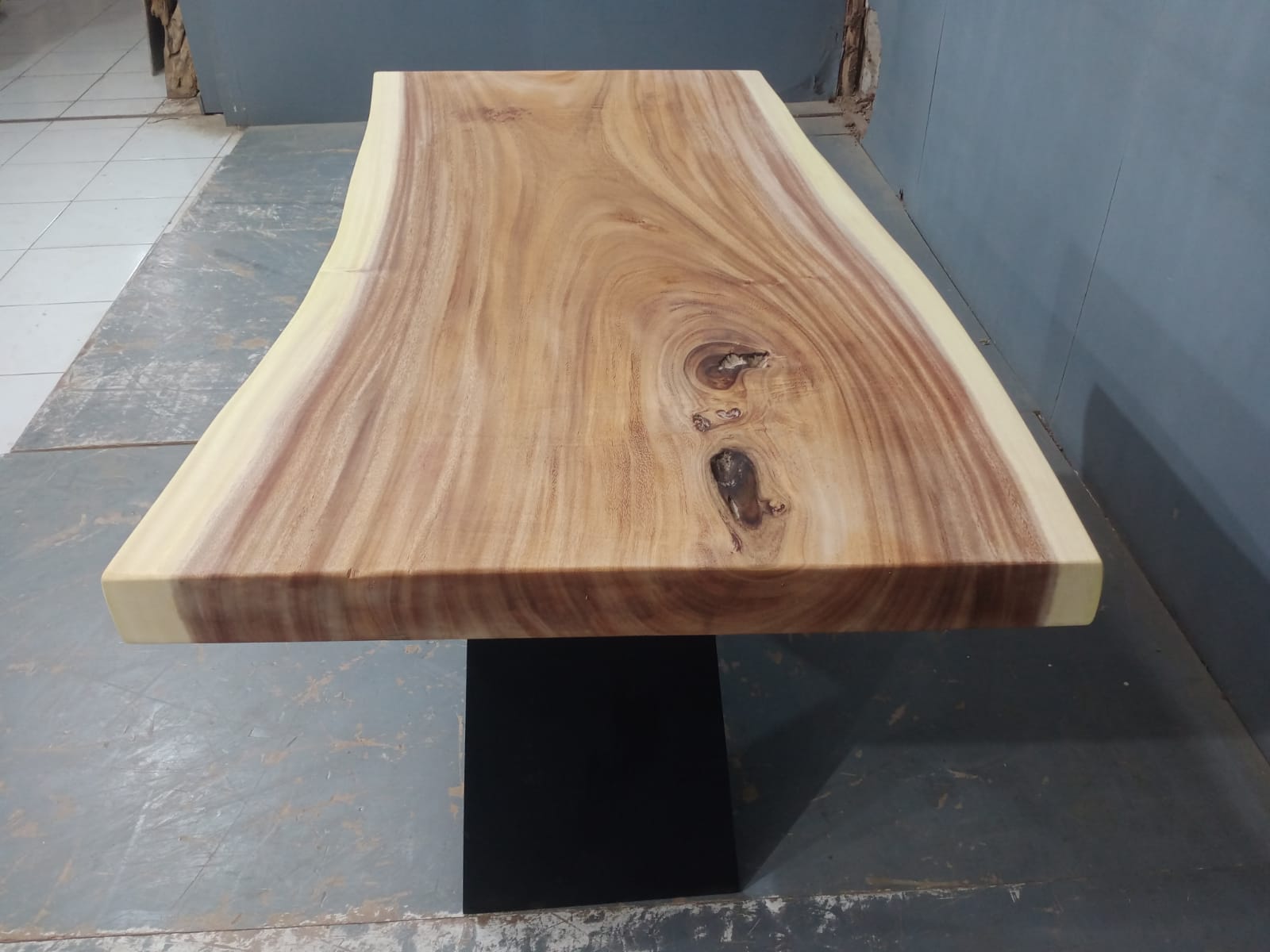 Live Edge Tables