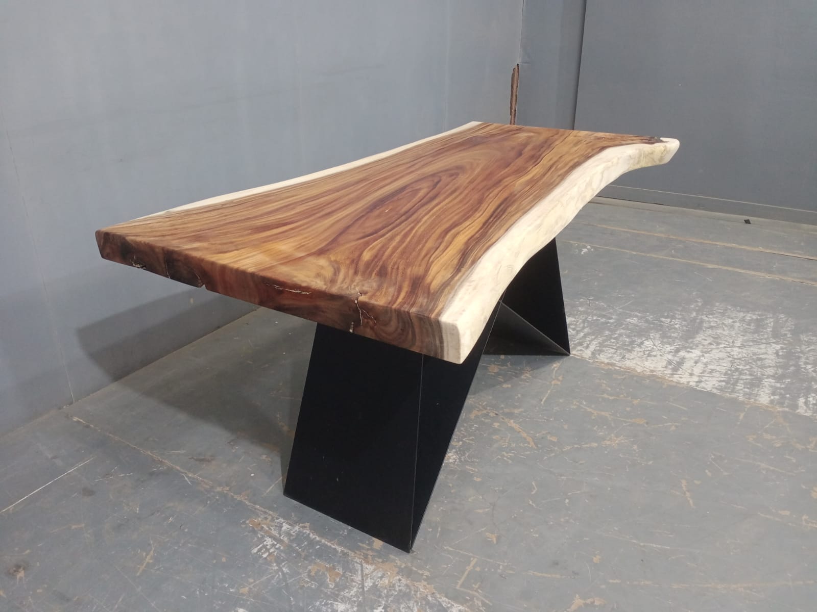 Live Edge Tables