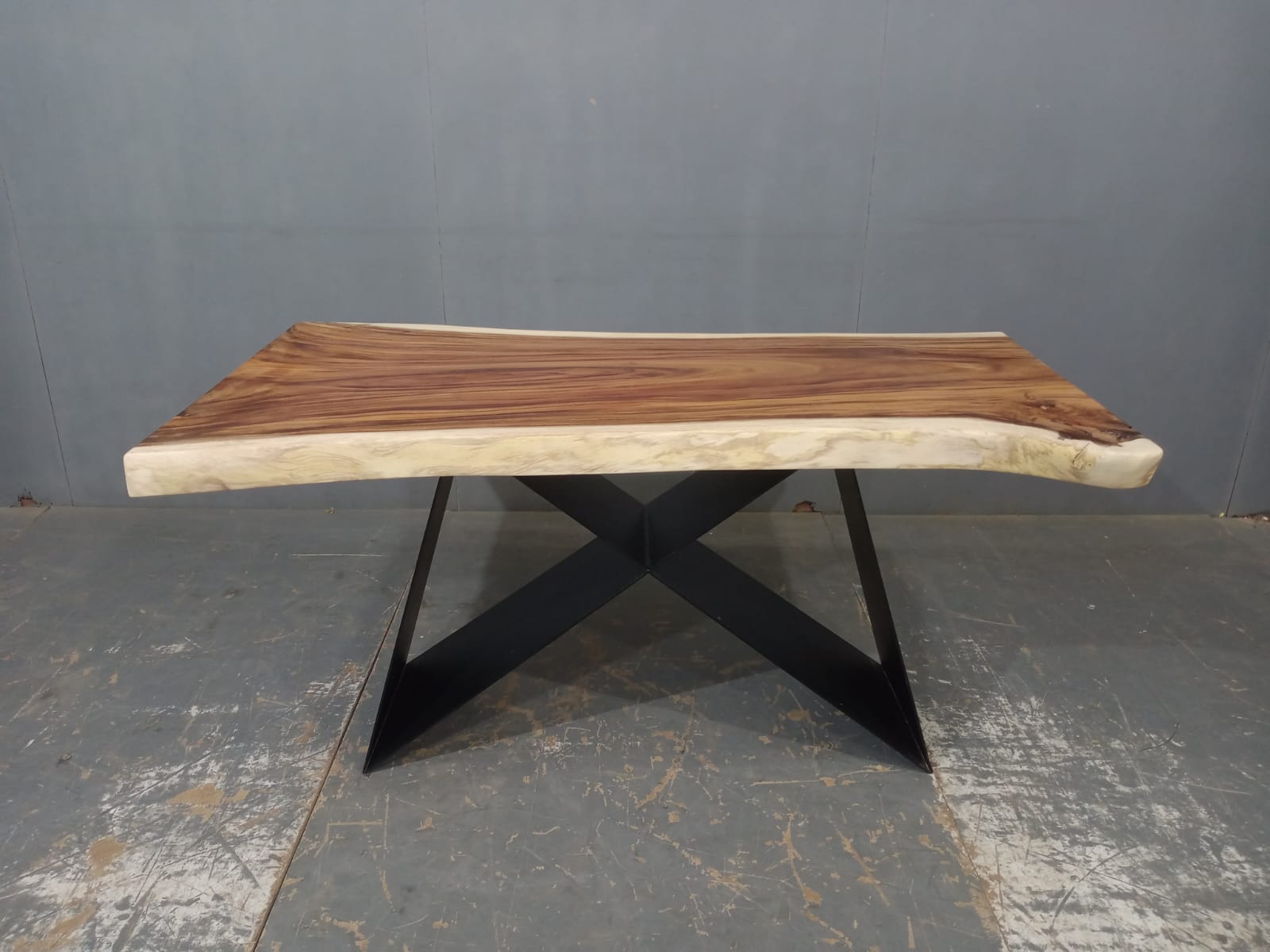 LIVE EDGE TABLES