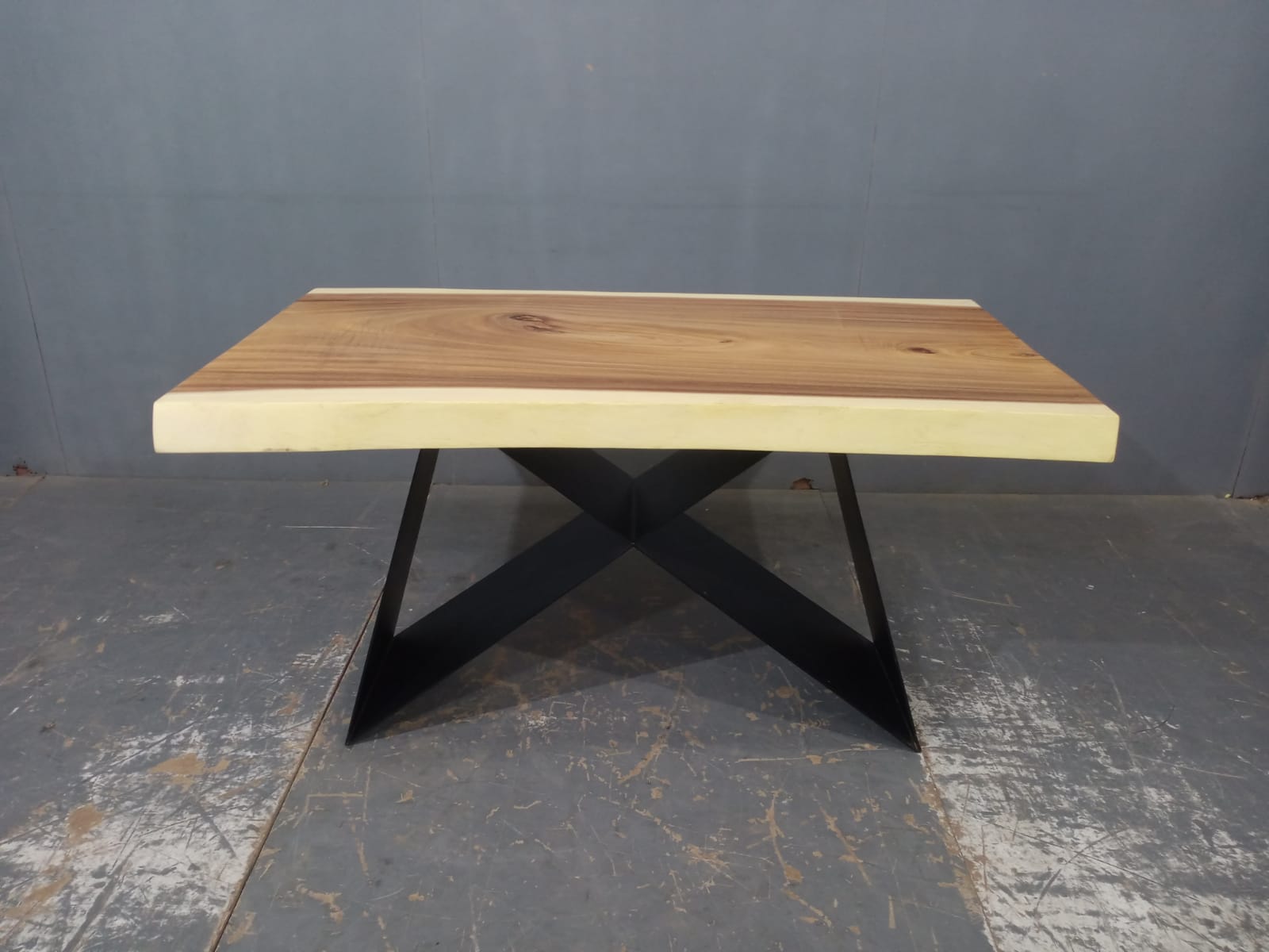 LIVE EDGE TABLES