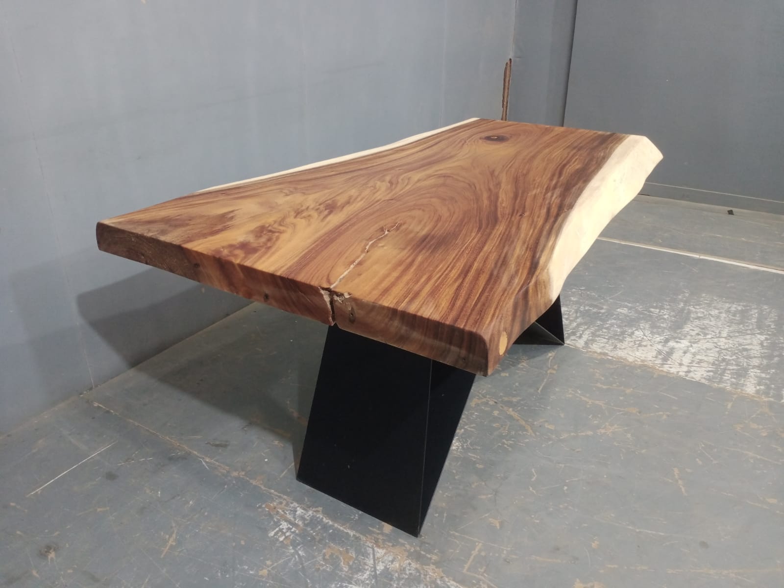 Live Edge Tables