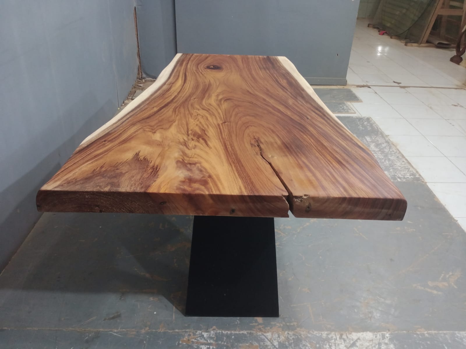 Live Edge Tables