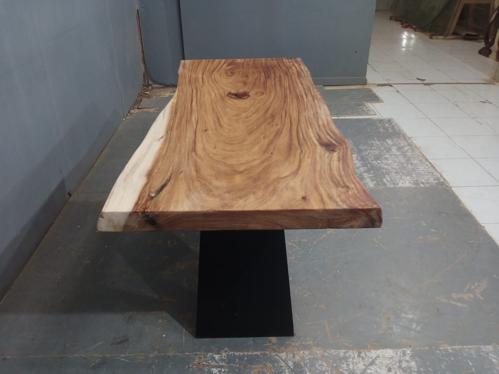 Live Edge Tables