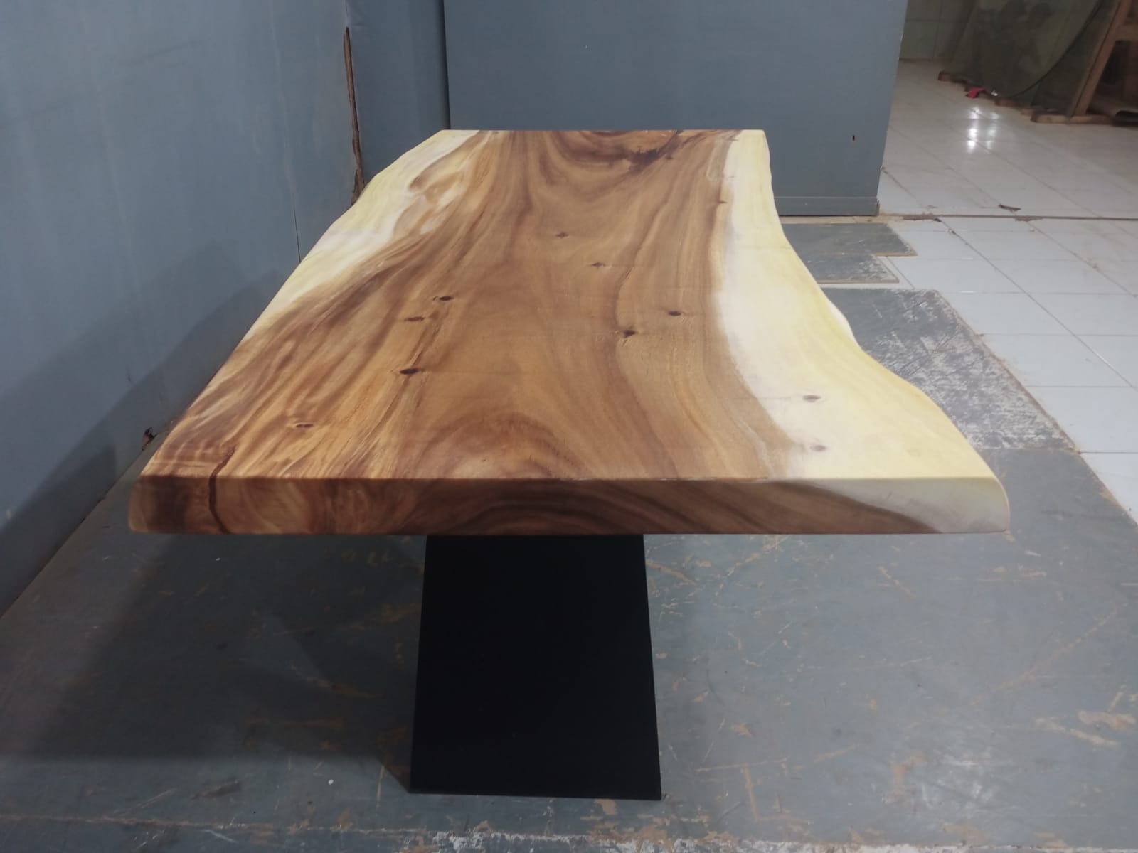Live Edge Tables