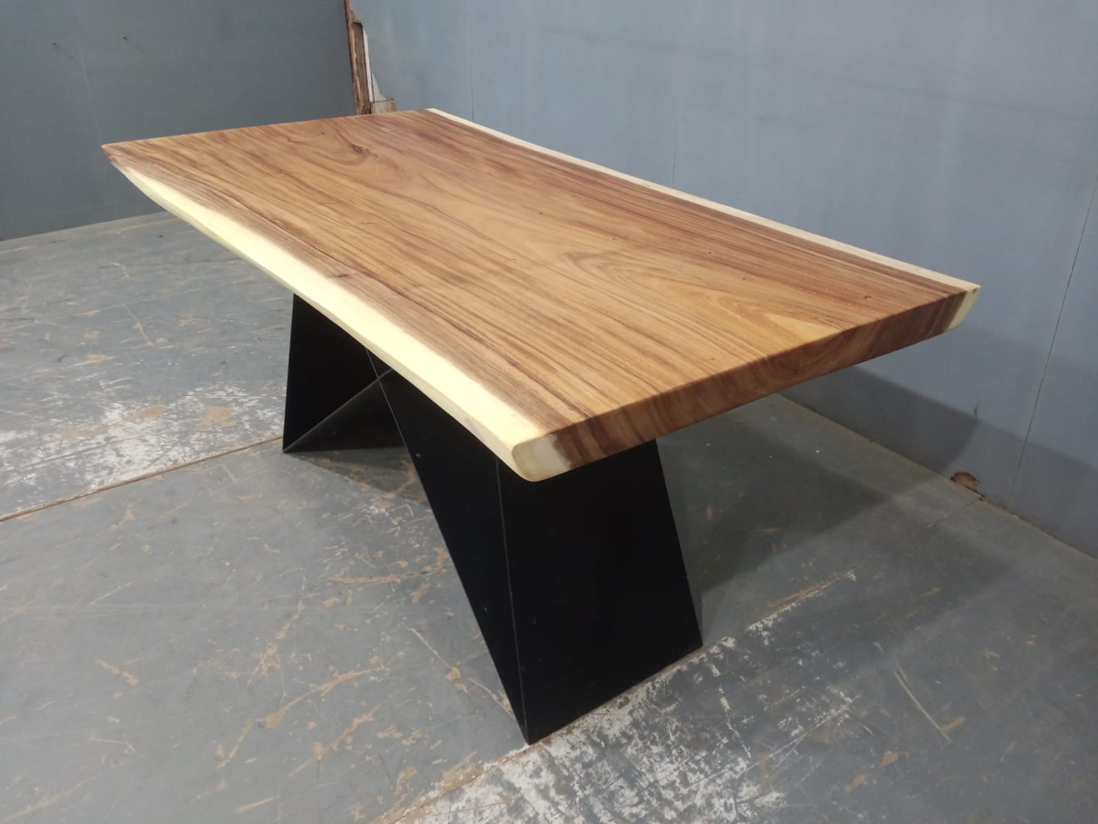 Live Edge Tables