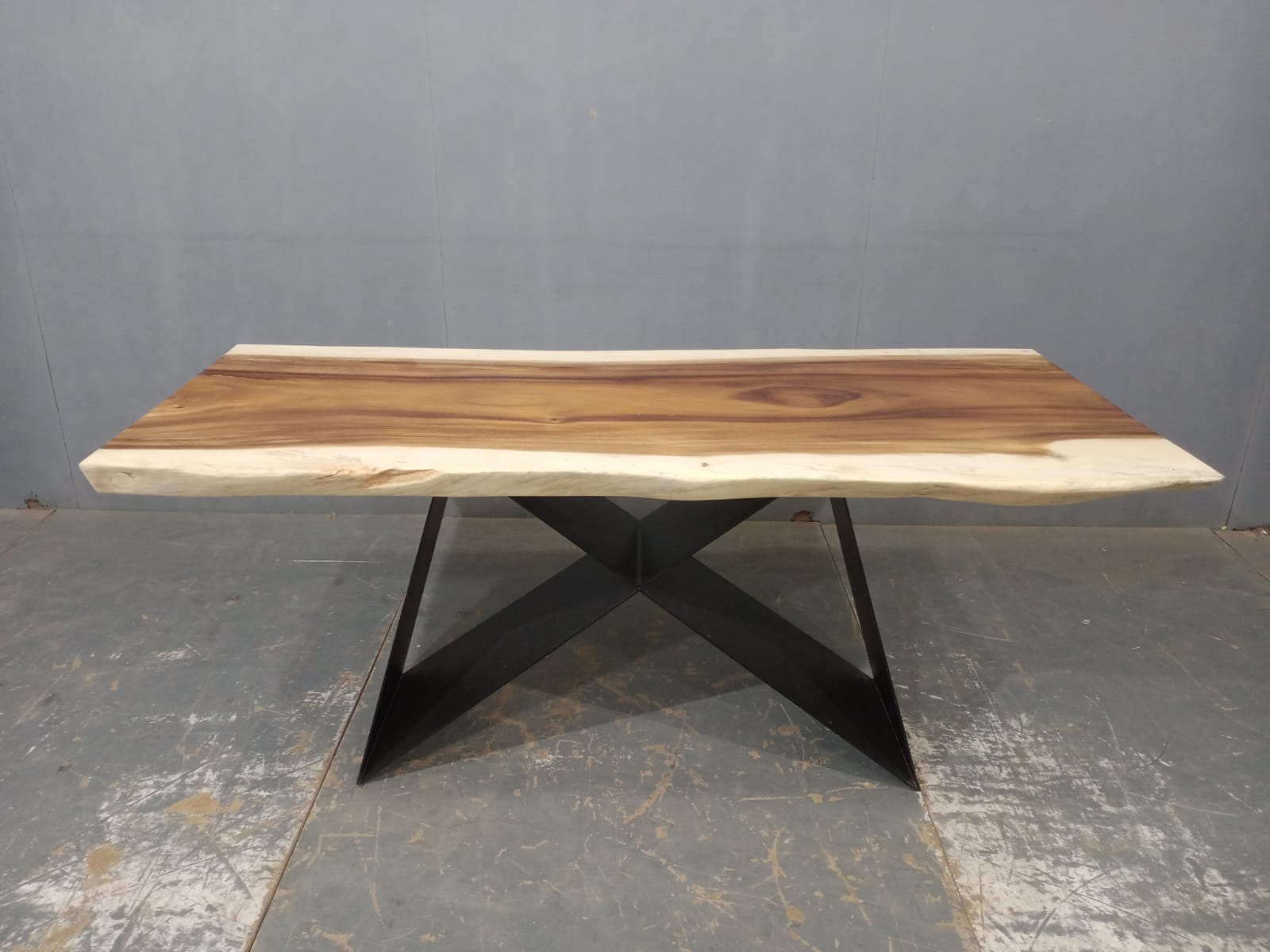 LIVE EDGE TABLES